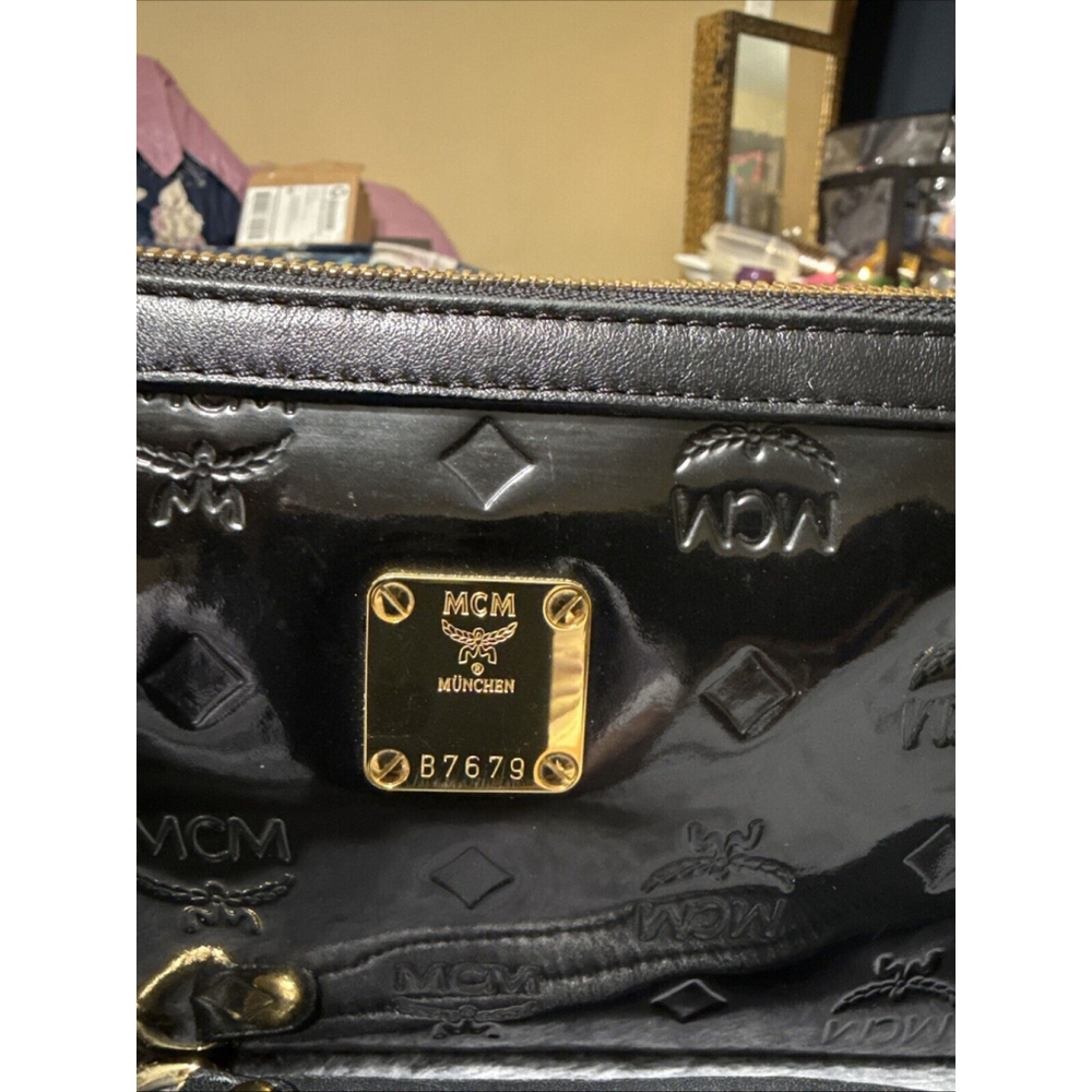 Patten Shoulder Bag MCM Gold Hardware Gold Chain - Picture 3 of 16